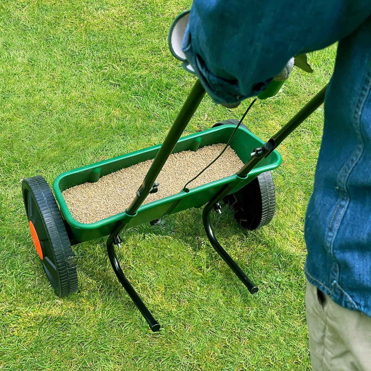 Miracle-Gro Lawn Seed Drop Spreader